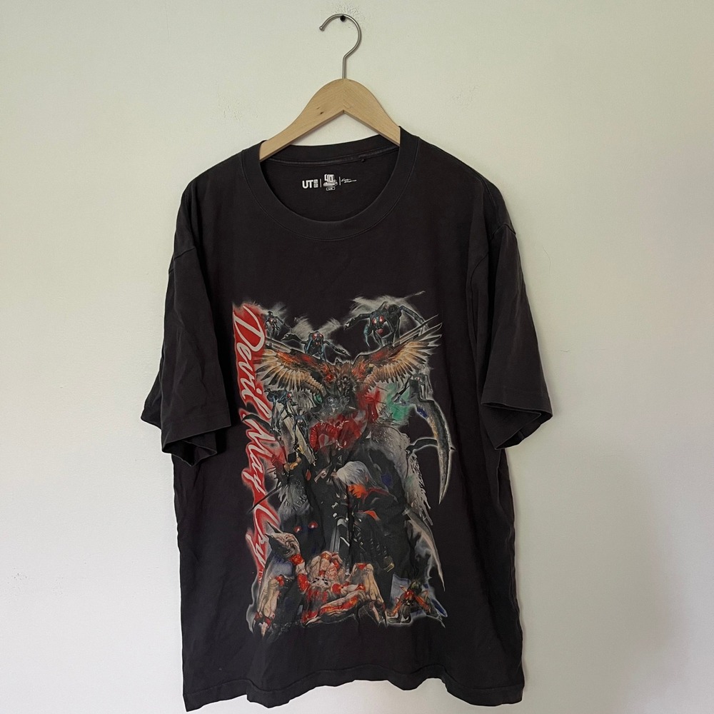 Uniqlo Capcom 40th Anniversary Devil May Cry Dante Graphic T-Shirt Mens L Black